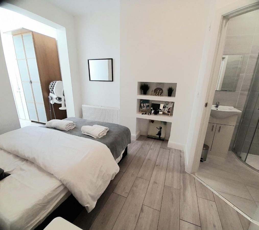 3Br 3Privateensuite - Close To Station - Parking Upon Request 에지웨어 외부 사진